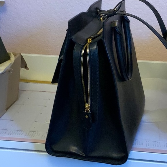 YSL Uptown Tote With Envelope - Black Leather - Picture 2 of 7